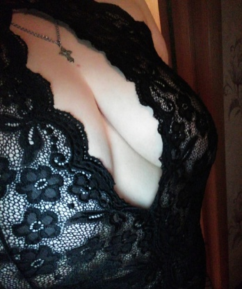 Я кокетливая и изысканная девушка, полная жизни и страсти. Встречи со мной - это незабываемый опыт, где ты сможешь расслабиться и насладиться моментом.
Я предлагаю широкий спектр услуг, об этом ты можешь узнать из моего профиля. Мои фото 100% реальные, и я всегда выгляжу так же привлекательно и соблазнительно. Я искушенная профессионалка с безупречным обслуживанием, и ты обязательно останешься доволен нашими встречами. Я живу в Москве и всегда с радостью принимаю в гости в своей уютной квартире, но могу также приехать к тебе. Позволь себе эмоциональное приключение и неповторимый опыт рядом со мной. Жду твоего звонка! 😘💋 210, 41 год